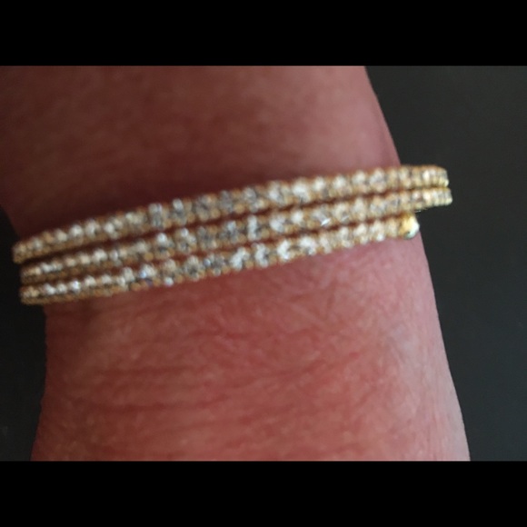 Gold Rhinestone bracelet - Picture 1 of 4